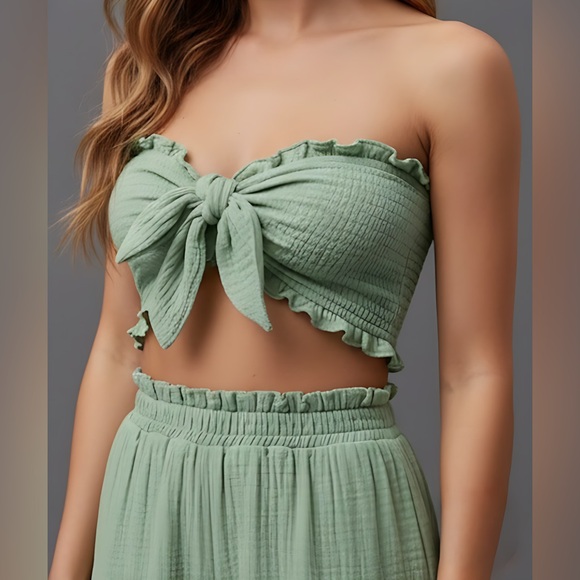 Green Tie Front Tube Top & Wide Leg Pants - Picture 2 of 9